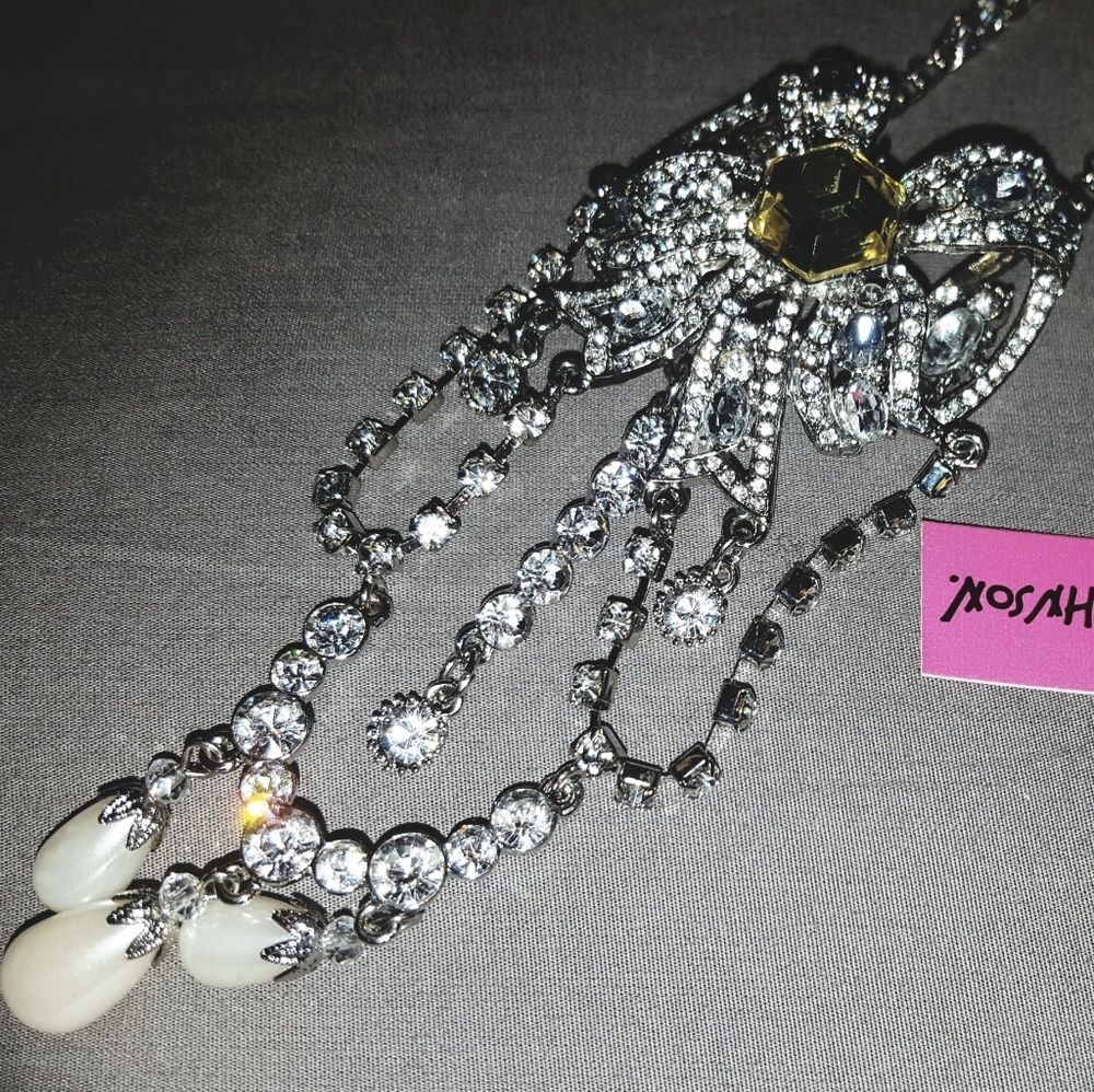 Betsey Johnson Pretty Punk Pearl long necklace NWT - Picture 3 of 8